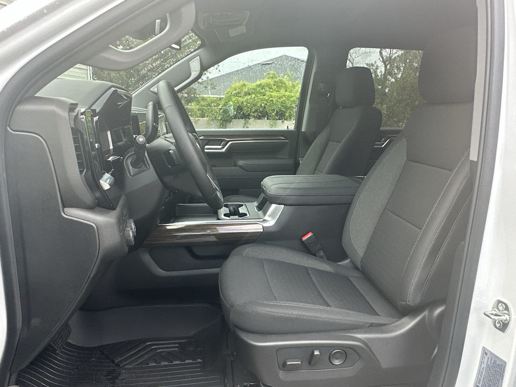 Thumbnail: 2025 Chevrolet Silverado 2500 - 12