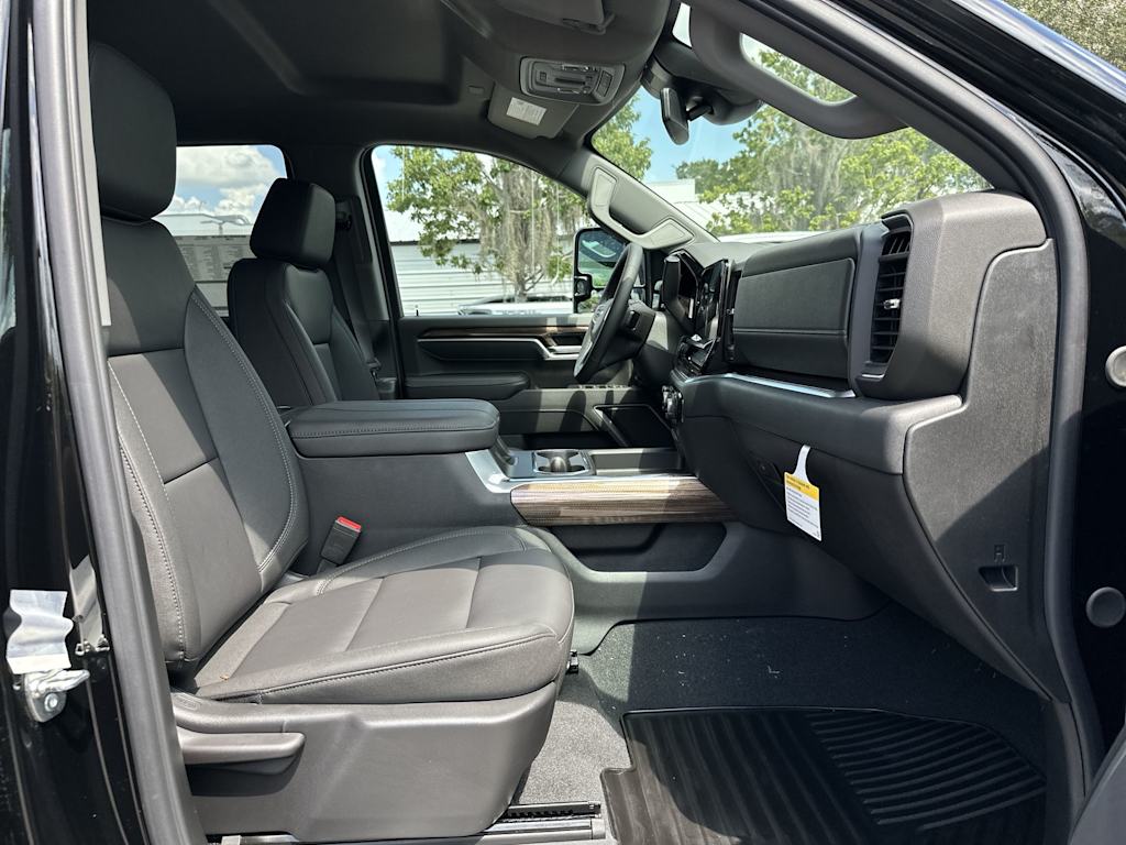Thumbnail: 2026 Chevrolet Silverado 2500 - 25
