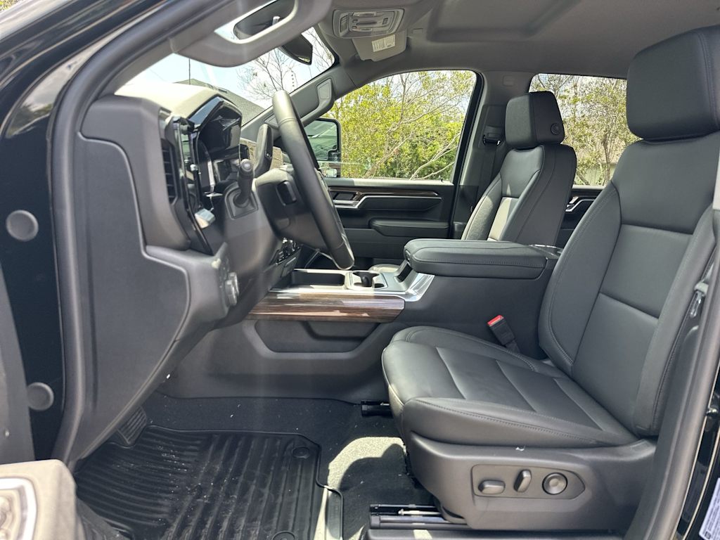 Thumbnail: 2026 Chevrolet Silverado 2500 - 12