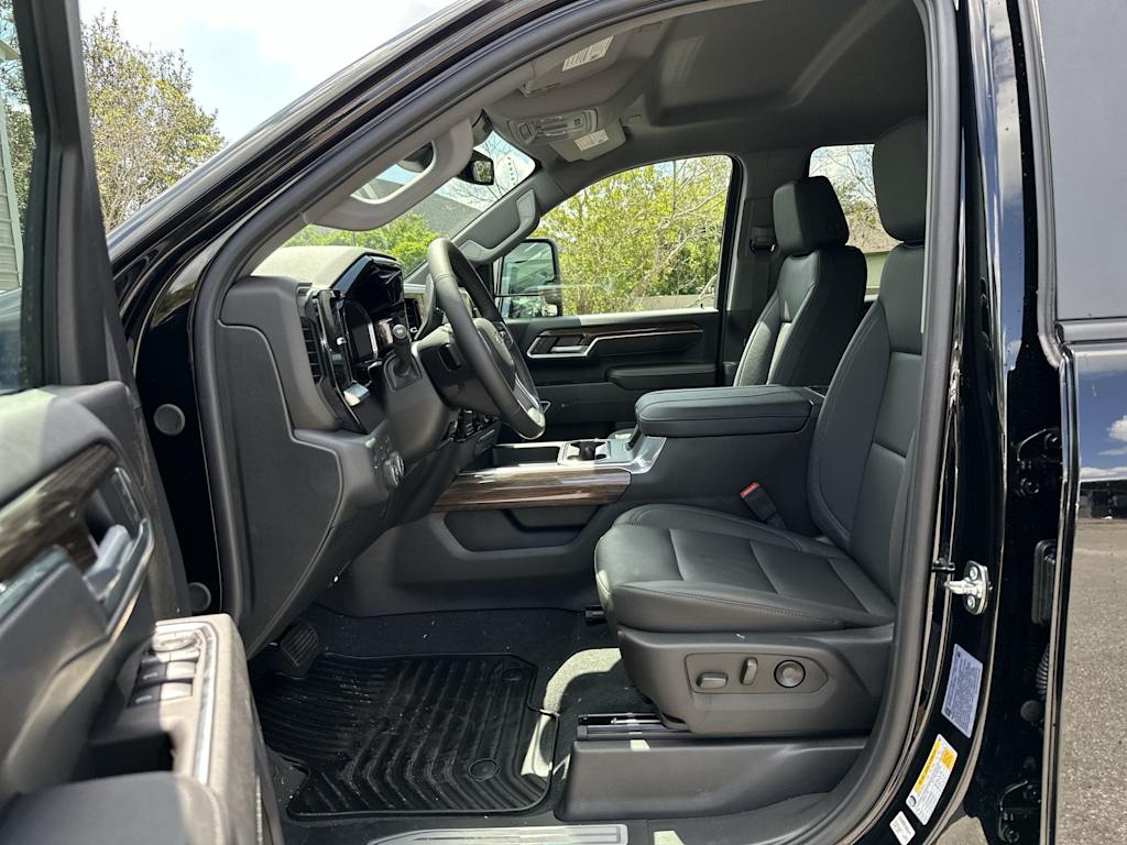 Thumbnail: 2026 Chevrolet Silverado 2500 - 11