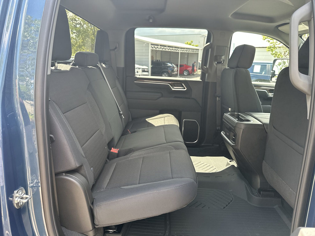 Thumbnail: 2025 Chevrolet Silverado 2500 - 24