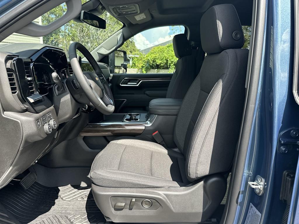 Thumbnail: 2025 Chevrolet Silverado 2500 - 12