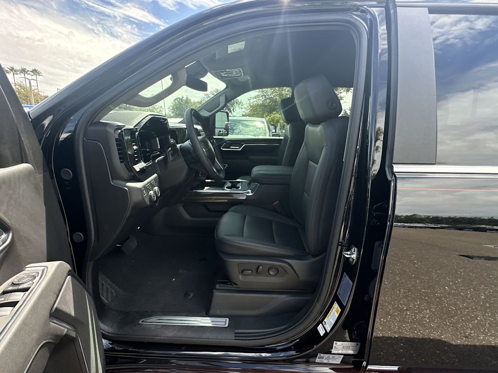 Thumbnail: 2025 Chevrolet Silverado 2500 - 19