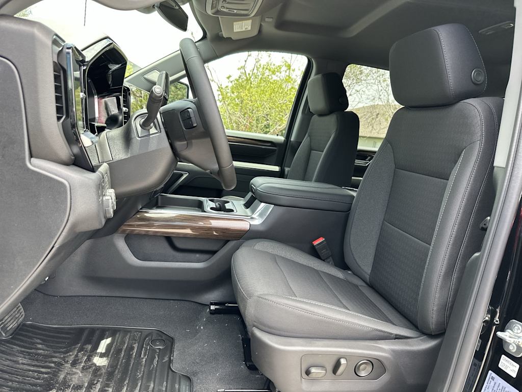 Thumbnail: 2026 Chevrolet Silverado 2500 - 11