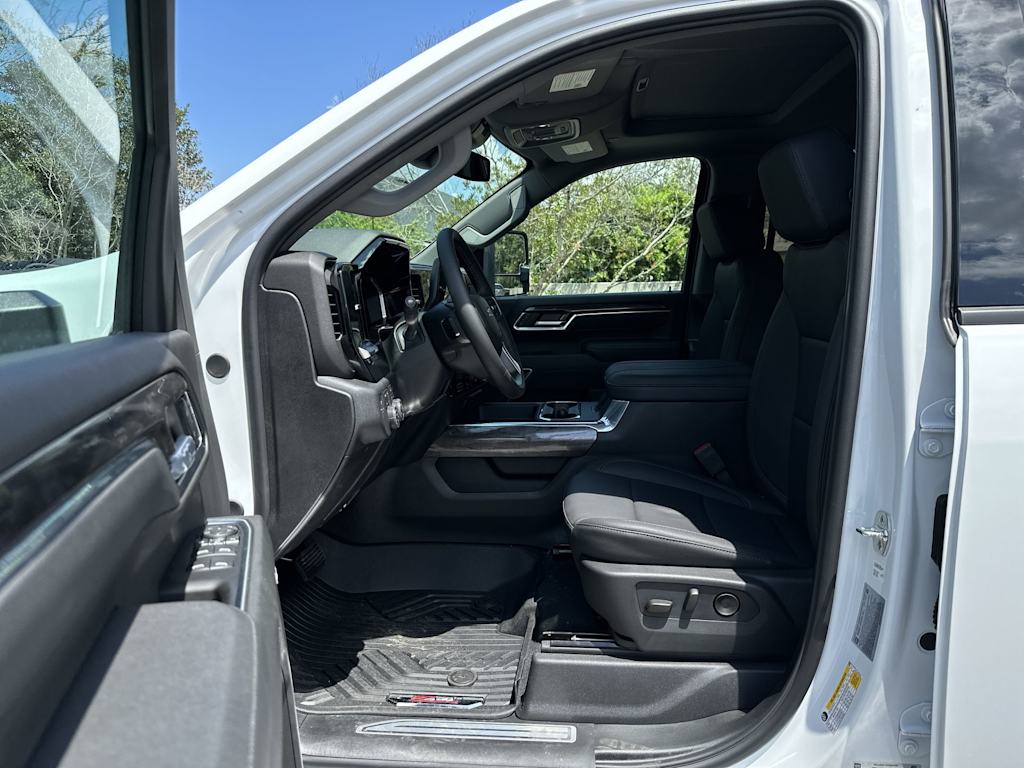 Thumbnail: 2026 Chevrolet Silverado 2500 - 10