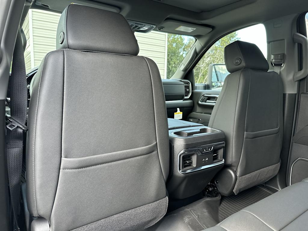 Thumbnail: 2026 Chevrolet Silverado 2500 - 17