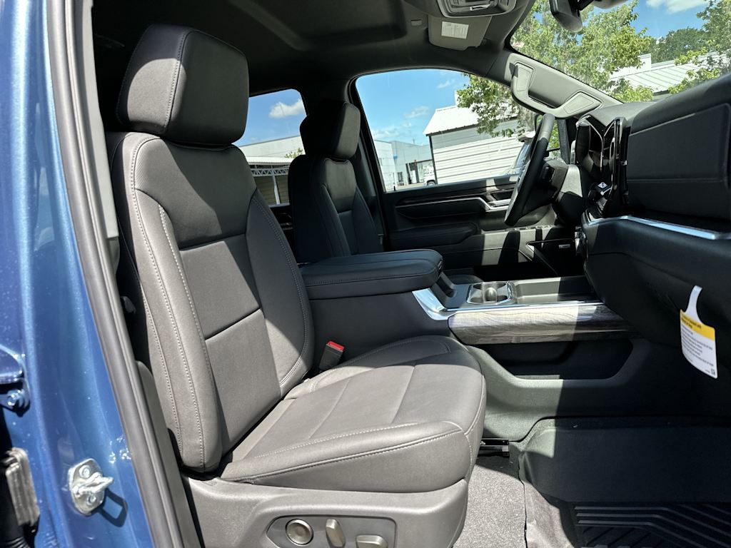 Thumbnail: 2026 Chevrolet Silverado 2500 - 25