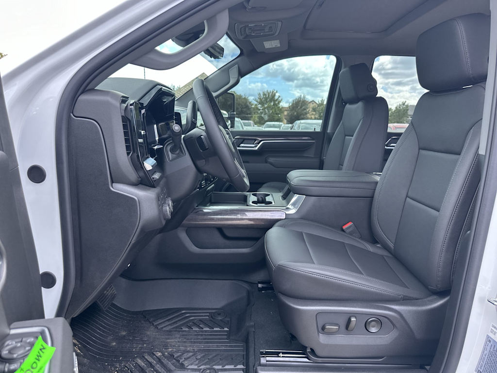 Thumbnail: 2026 Chevrolet Silverado 2500 - 11