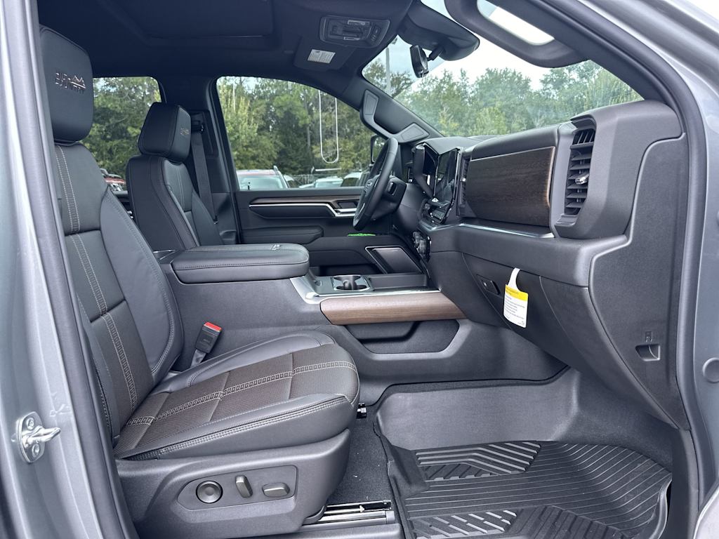 Thumbnail: 2026 Chevrolet Silverado 2500 - 26