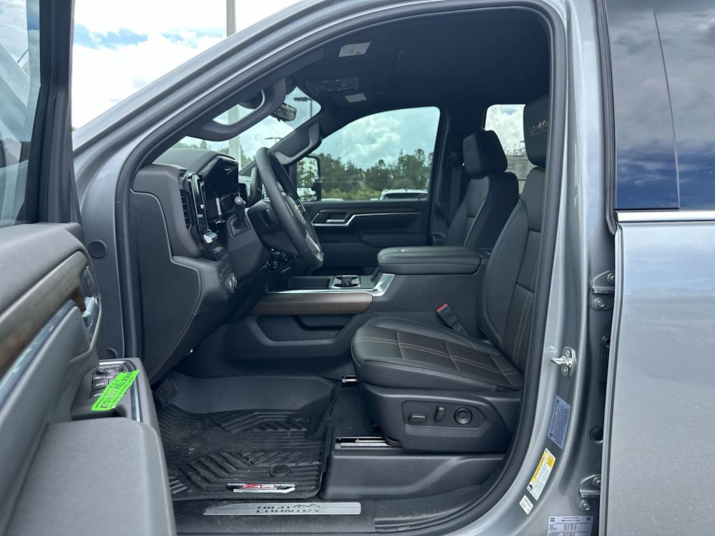 Thumbnail: 2026 Chevrolet Silverado 2500 - 11