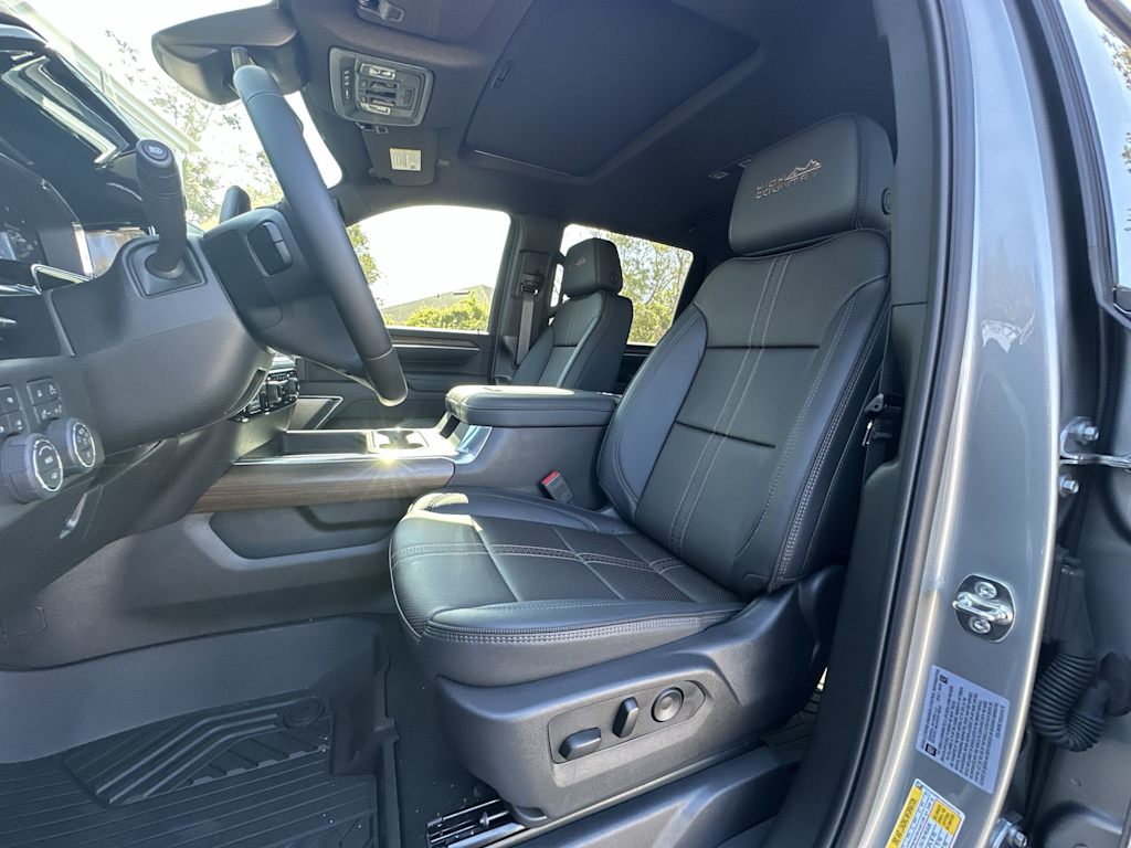 Thumbnail: 2025 Chevrolet Silverado 2500 - 12