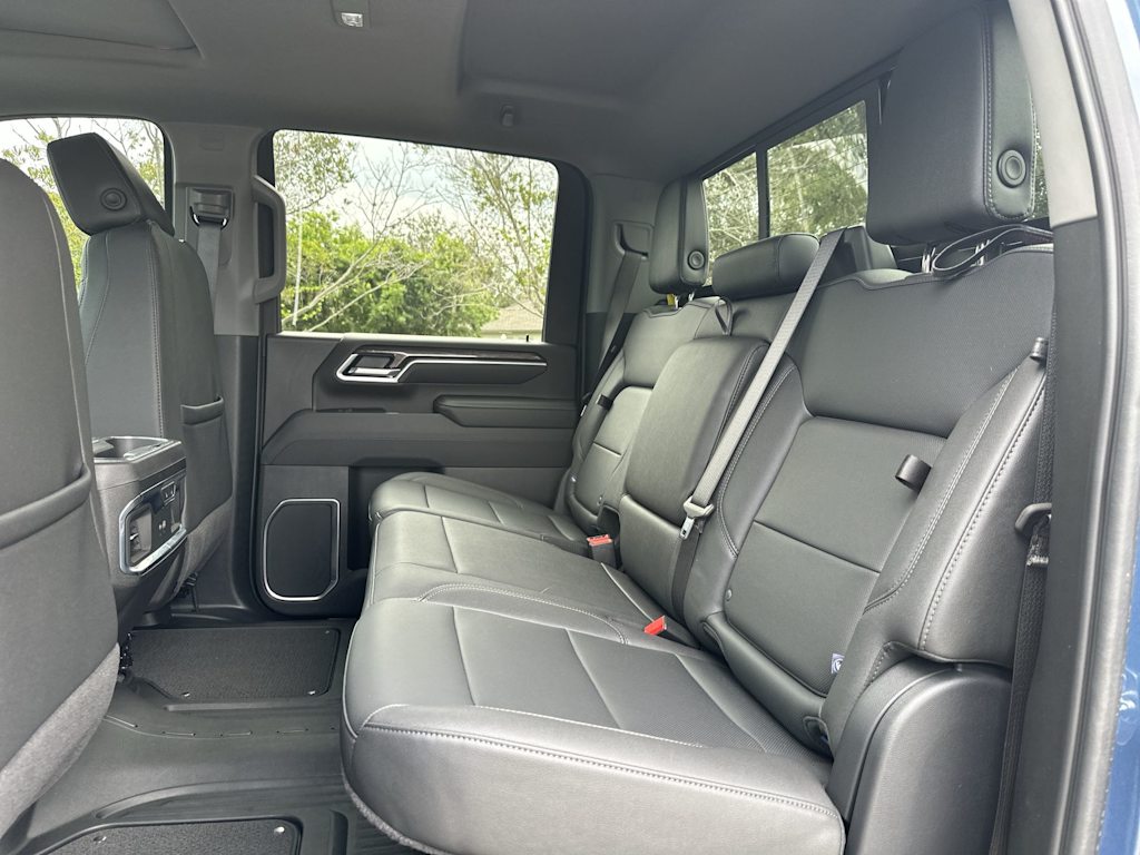 Thumbnail: 2025 Chevrolet Silverado 3500 - 12