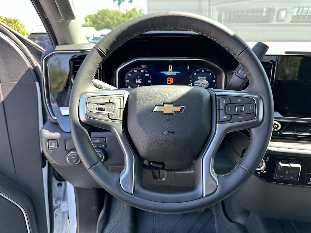 Thumbnail: 2026 Chevrolet Silverado 1500 - 9