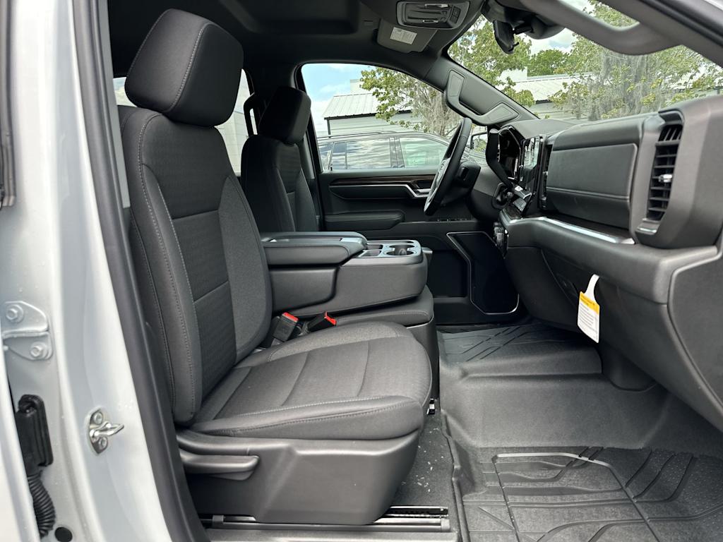 Thumbnail: 2026 Chevrolet Silverado 1500 - 26