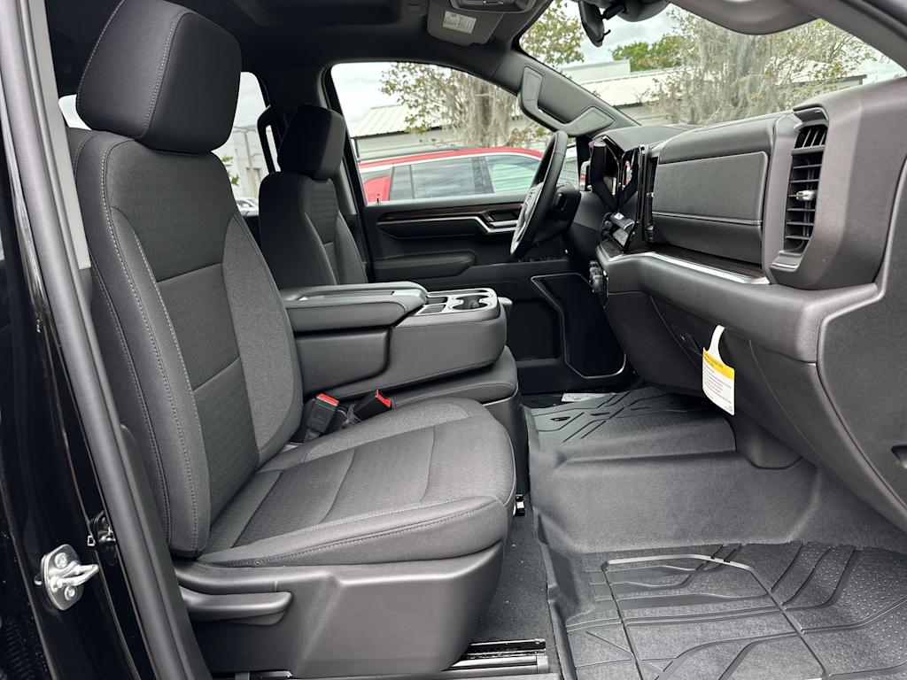 Thumbnail: 2026 Chevrolet Silverado 1500 - 26