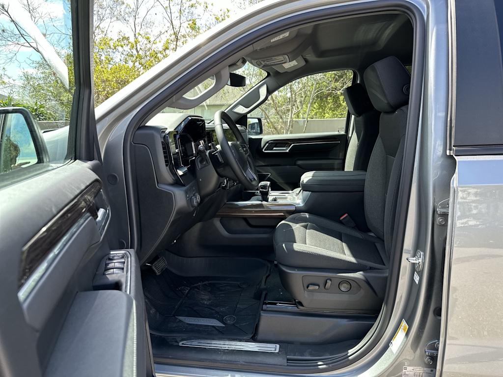 Thumbnail: 2026 Chevrolet Silverado 1500 - 11