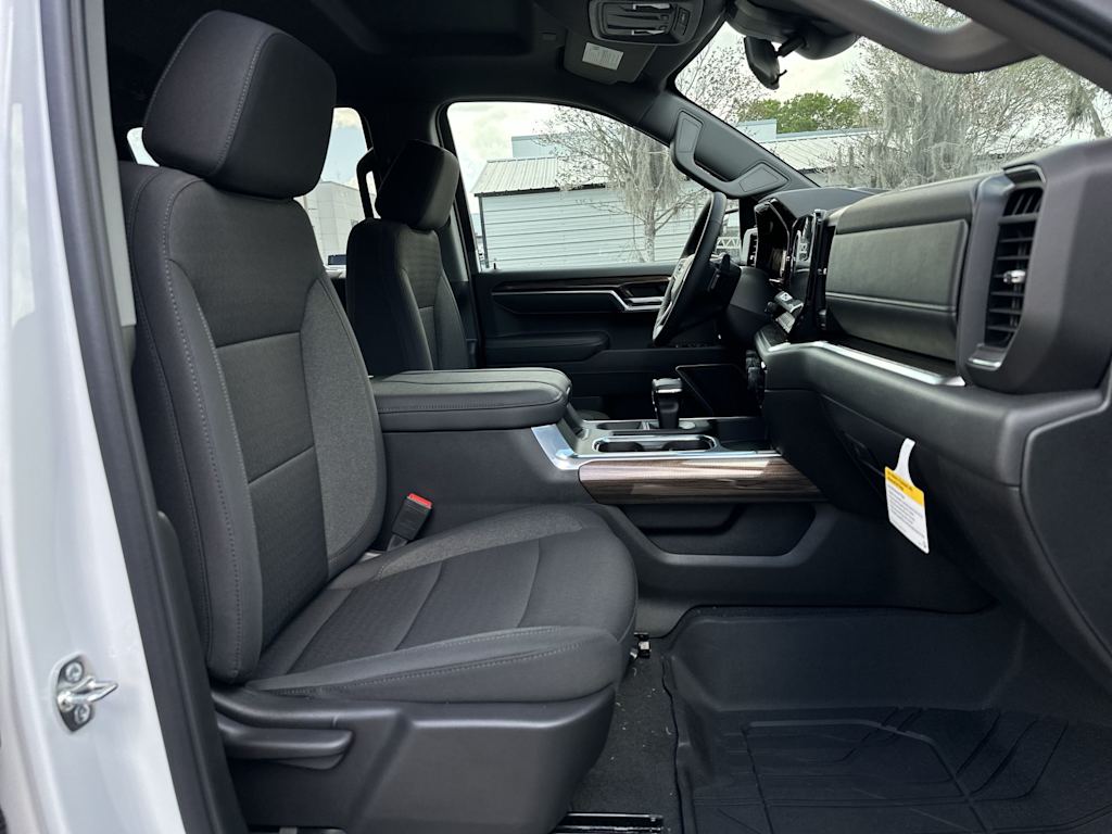 Thumbnail: 2026 Chevrolet Silverado 1500 - 26