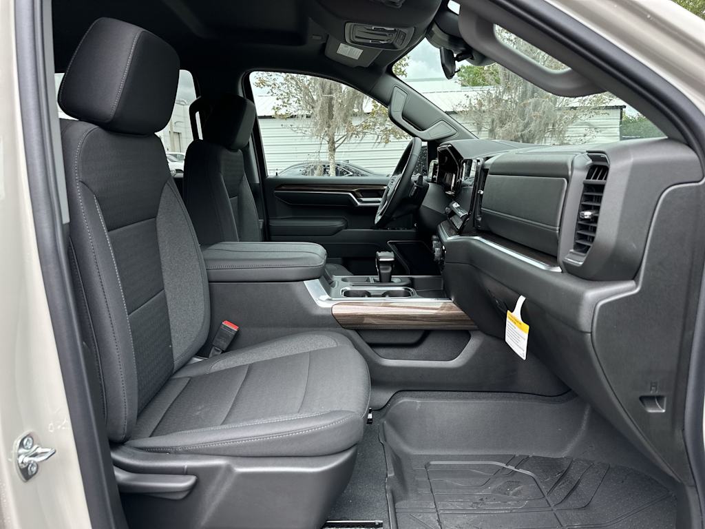 Thumbnail: 2026 Chevrolet Silverado 1500 - 26