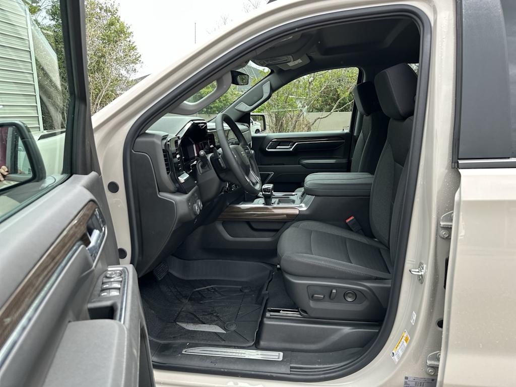 Thumbnail: 2026 Chevrolet Silverado 1500 - 10