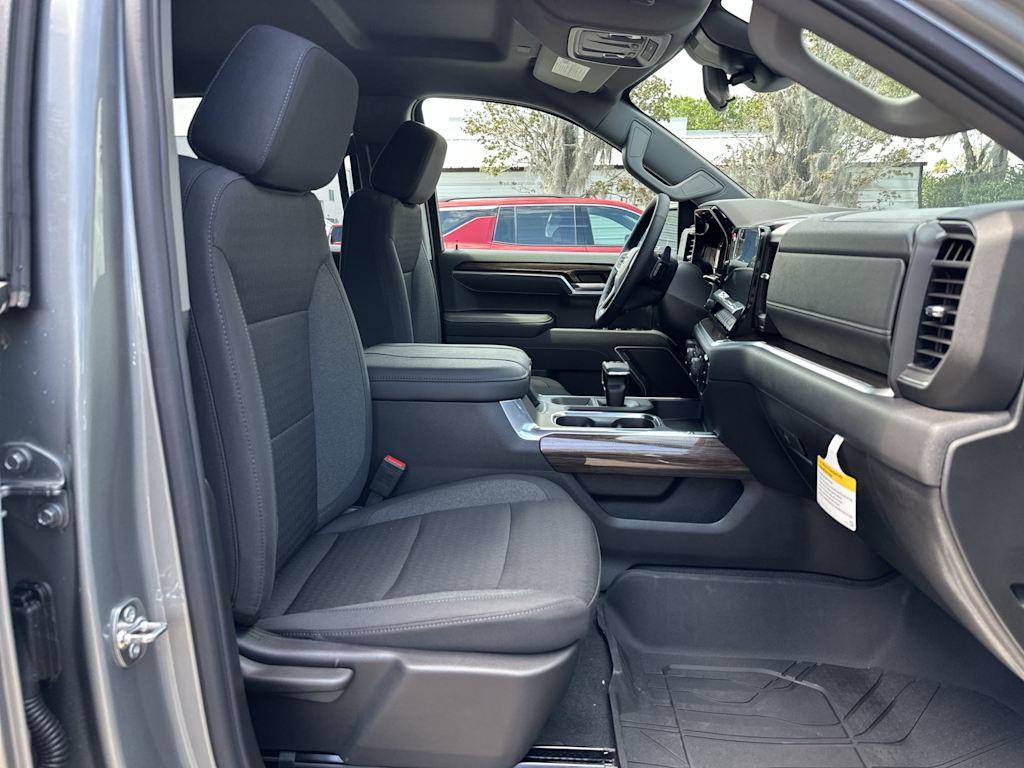 Thumbnail: 2026 Chevrolet Silverado 1500 - 27
