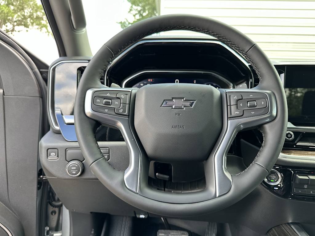 Thumbnail: 2026 Chevrolet Silverado 1500 - 9
