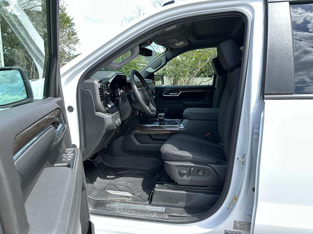 Thumbnail: 2026 Chevrolet Silverado 1500 - 18