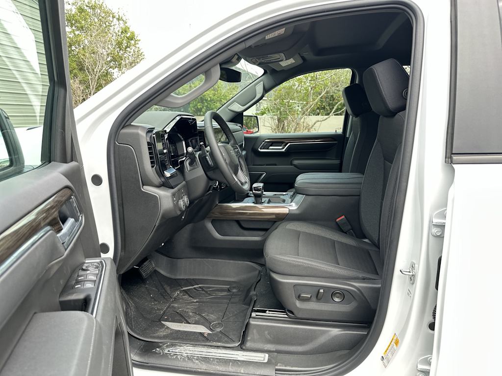 Thumbnail: 2026 Chevrolet Silverado 1500 - 9