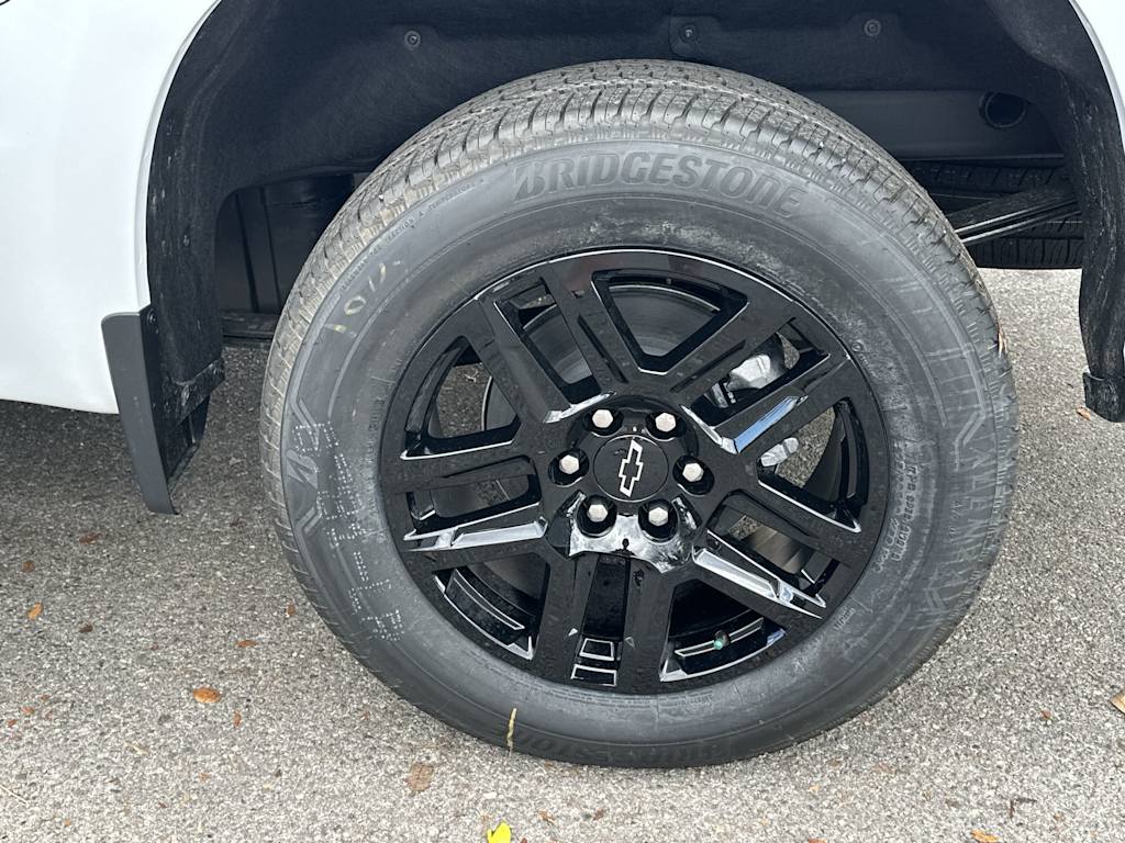 Thumbnail: 2026 Chevrolet Silverado 1500 - 6