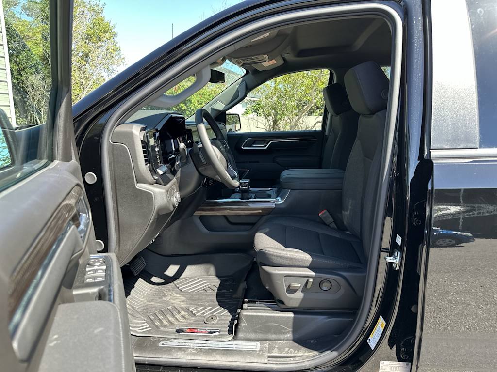 Thumbnail: 2026 Chevrolet Silverado 1500 - 10