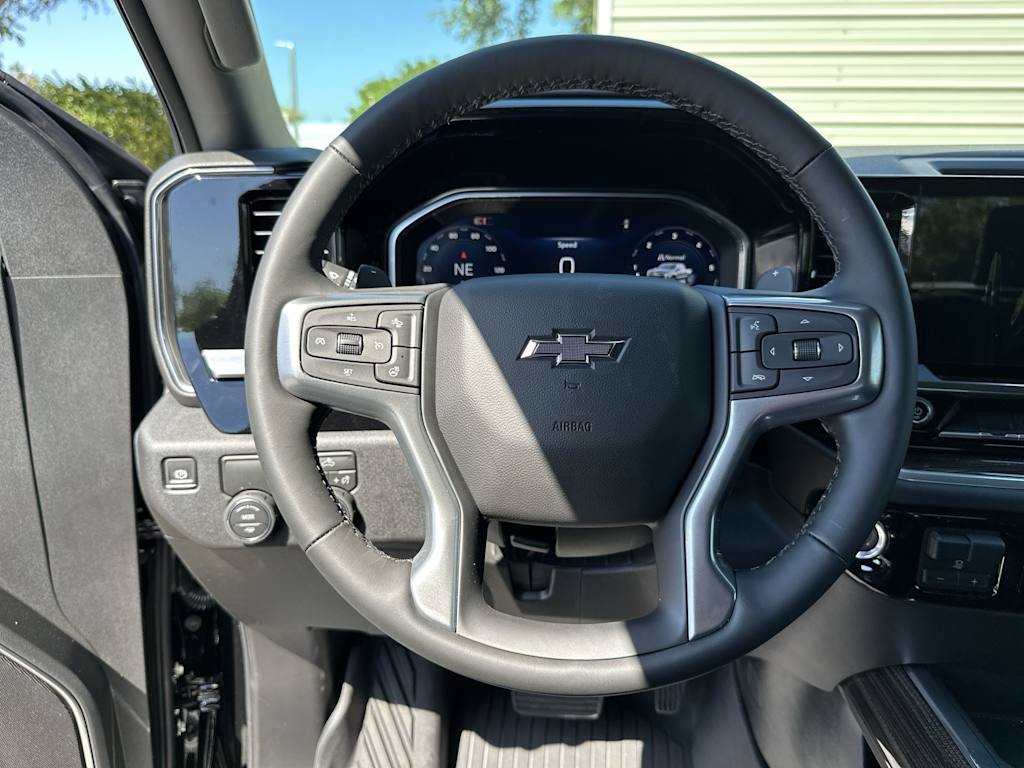 Thumbnail: 2026 Chevrolet Silverado 1500 - 9