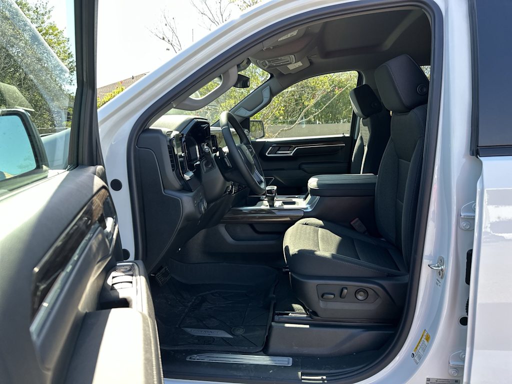 Thumbnail: 2026 Chevrolet Silverado 1500 - 18
