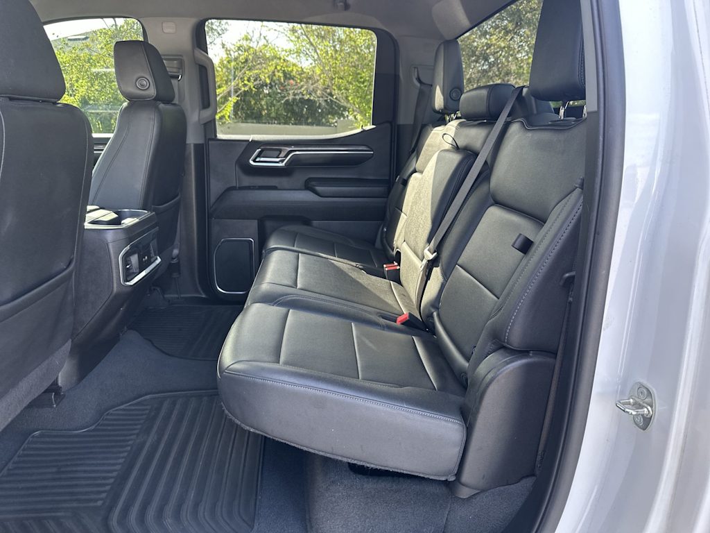 Thumbnail: 2024 Chevrolet Silverado 1500 - 24