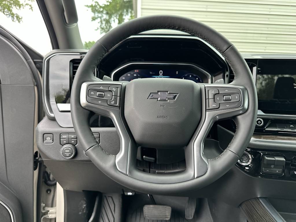 Thumbnail: 2026 Chevrolet Silverado 1500 - 9
