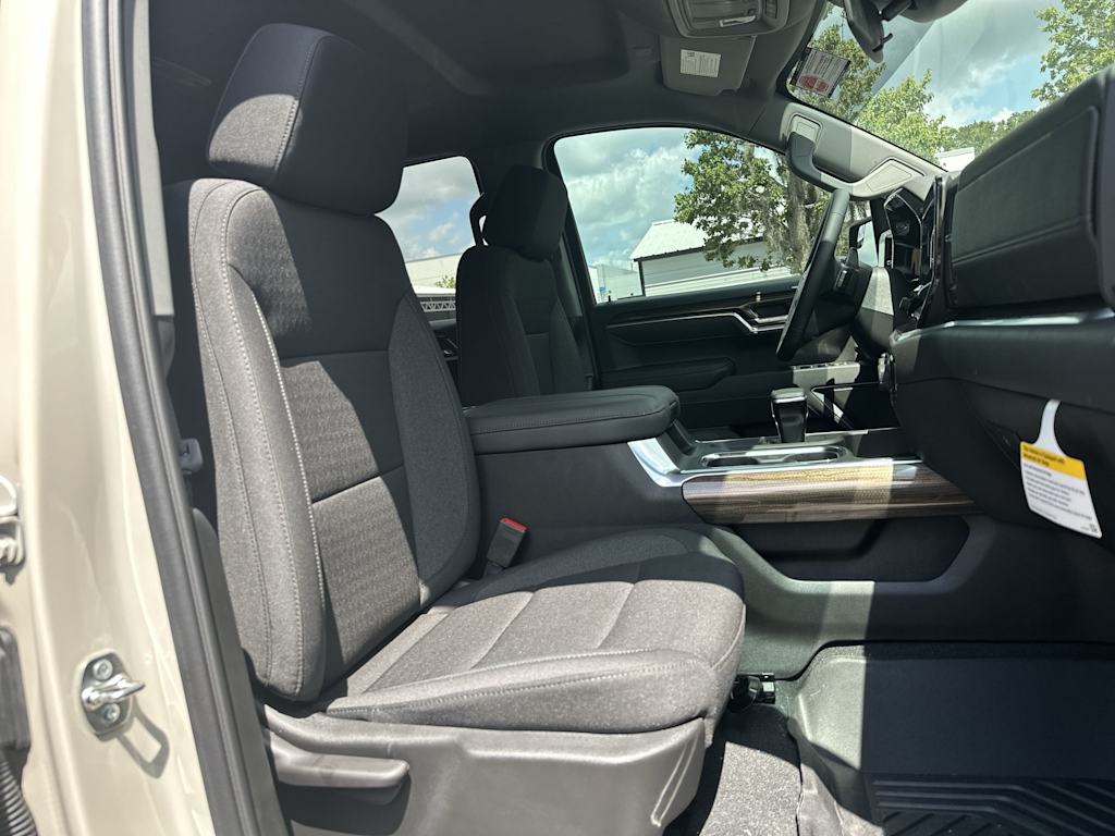 Thumbnail: 2026 Chevrolet Silverado 1500 - 12