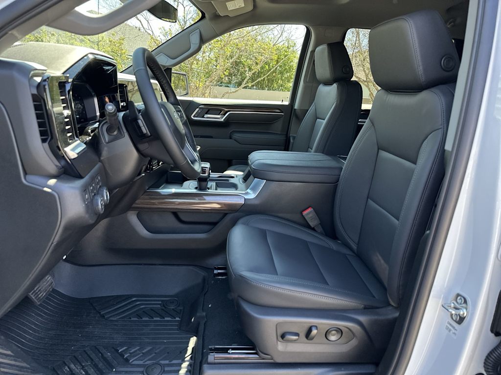 Thumbnail: 2026 Chevrolet Silverado 1500 - 11