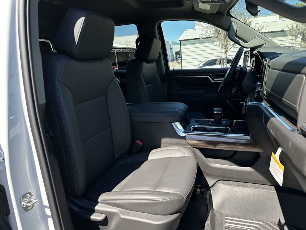 Thumbnail: 2026 Chevrolet Silverado 1500 - 26