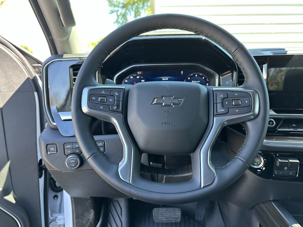 Thumbnail: 2026 Chevrolet Silverado 1500 - 9