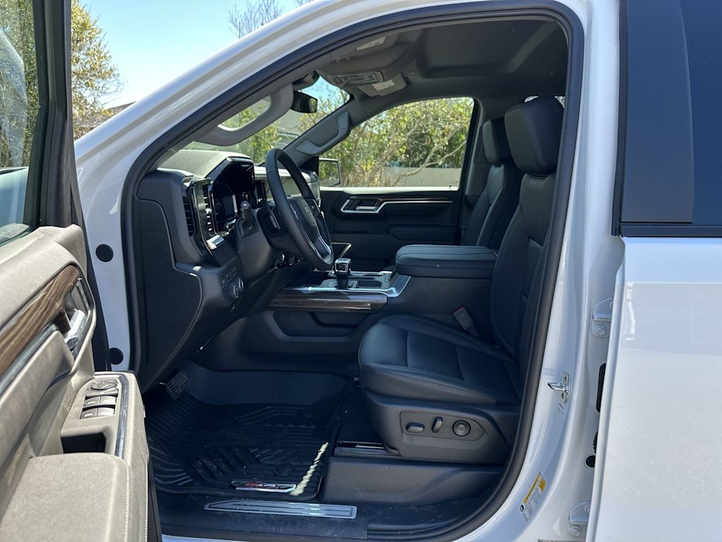 Thumbnail: 2026 Chevrolet Silverado 1500 - 10