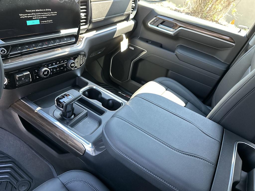 Thumbnail: 2026 Chevrolet Silverado 1500 - 27