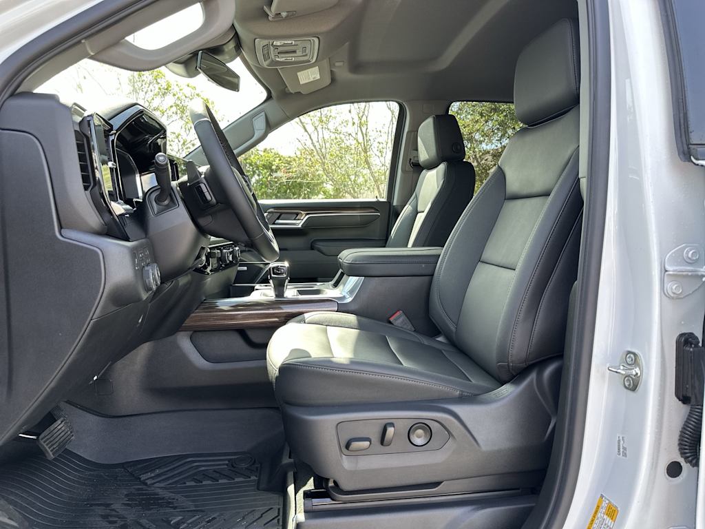 Thumbnail: 2026 Chevrolet Silverado 1500 - 12