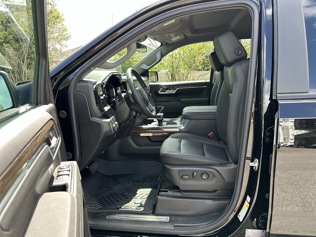 Thumbnail: 2026 Chevrolet Silverado 1500 - 10