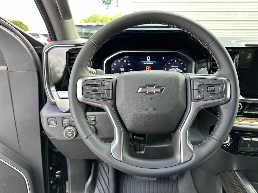 Thumbnail: 2026 Chevrolet Silverado 1500 - 9