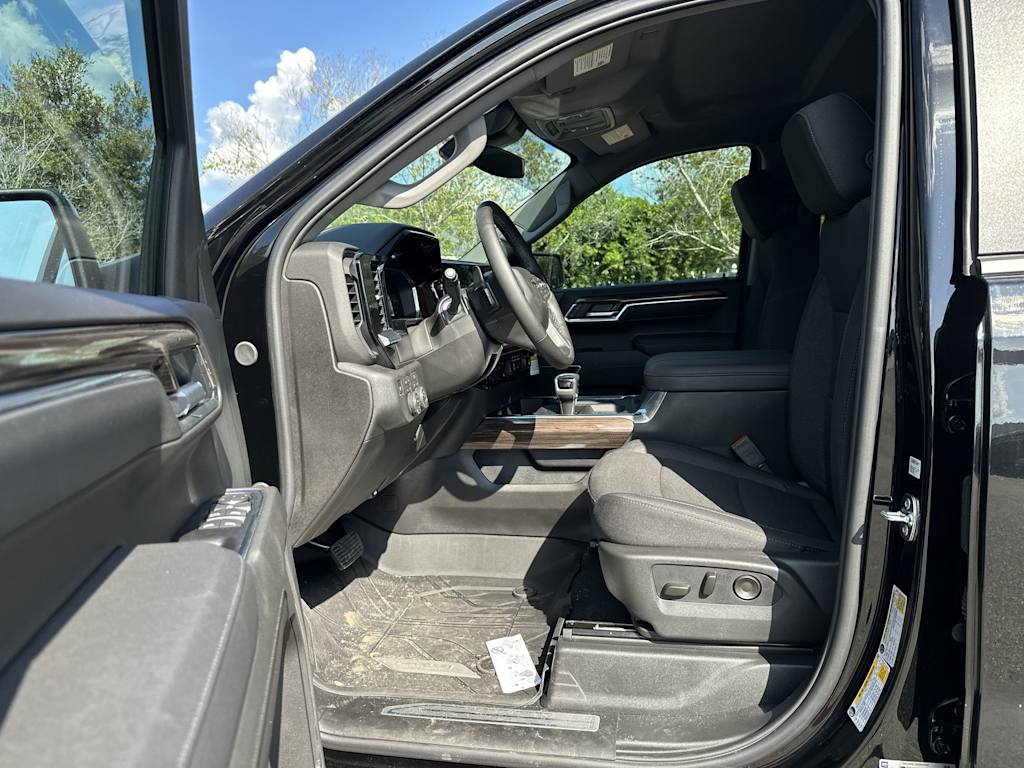 Thumbnail: 2026 Chevrolet Silverado 1500 - 11