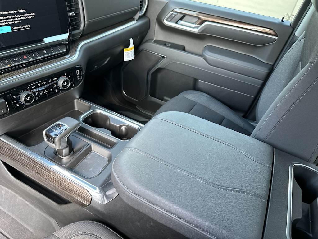 Thumbnail: 2026 Chevrolet Silverado 1500 - 26