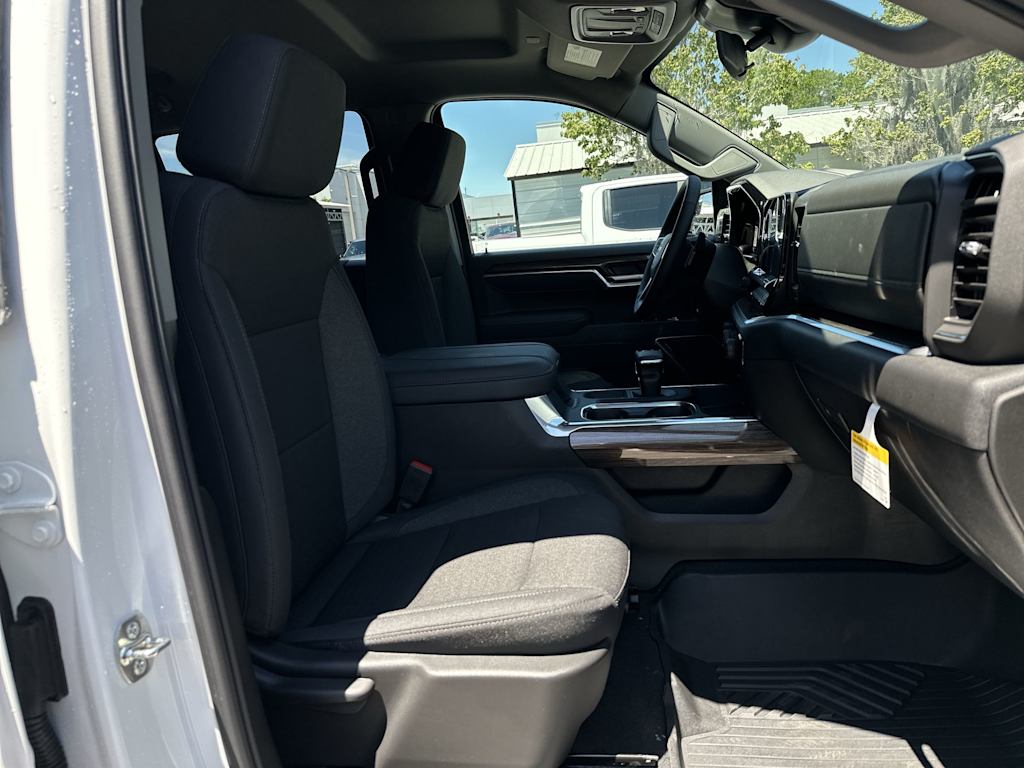 Thumbnail: 2026 Chevrolet Silverado 1500 - 26