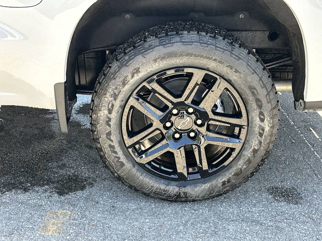 Thumbnail: 2026 Chevrolet Silverado 1500 - 6