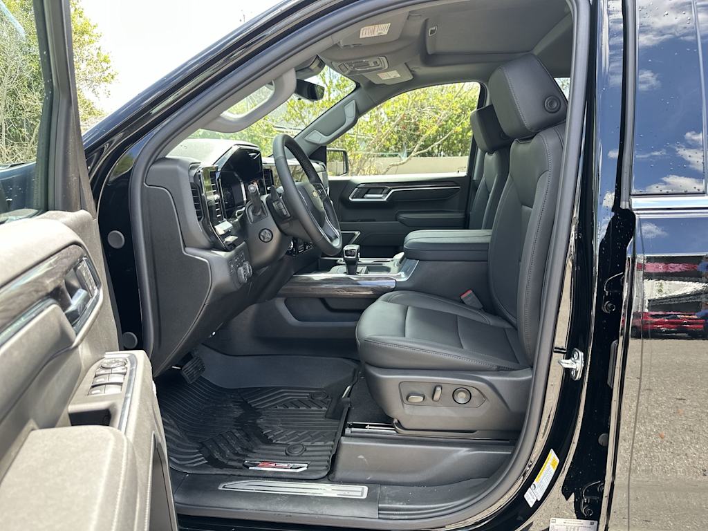 Thumbnail: 2026 Chevrolet Silverado 1500 - 11