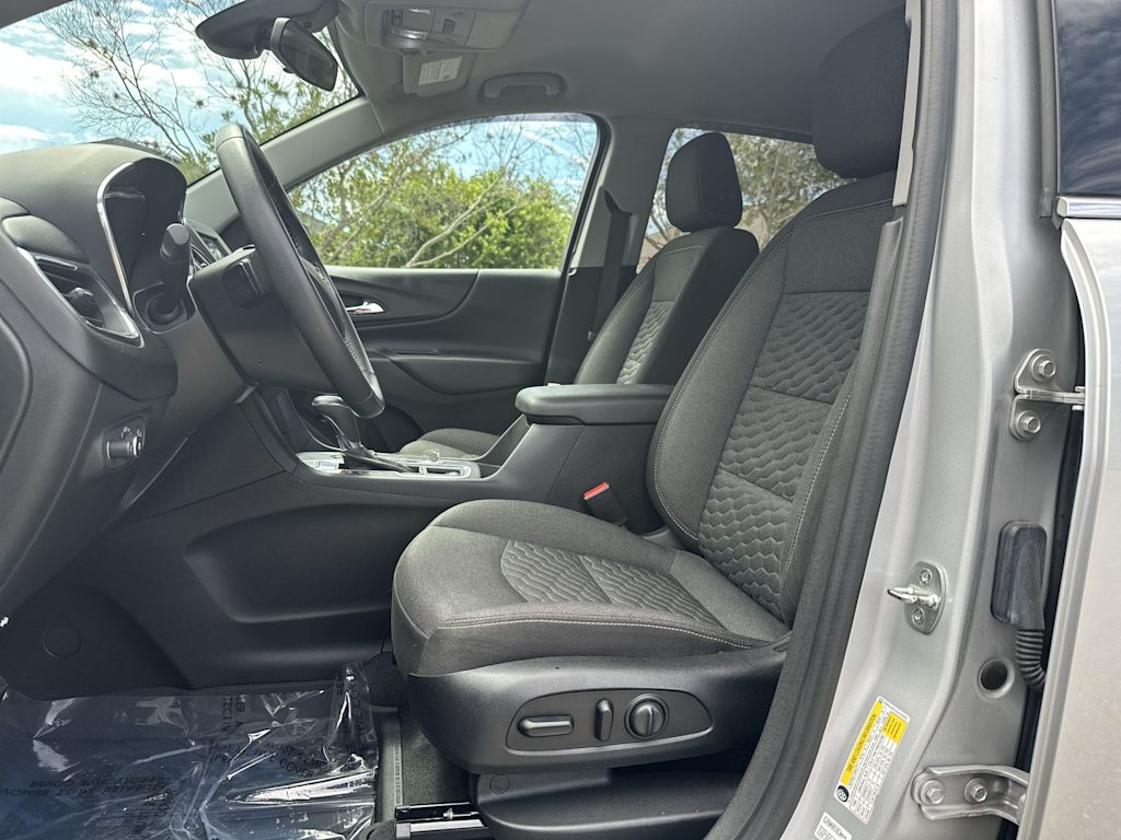 Thumbnail: 2020 Chevrolet Equinox - 10