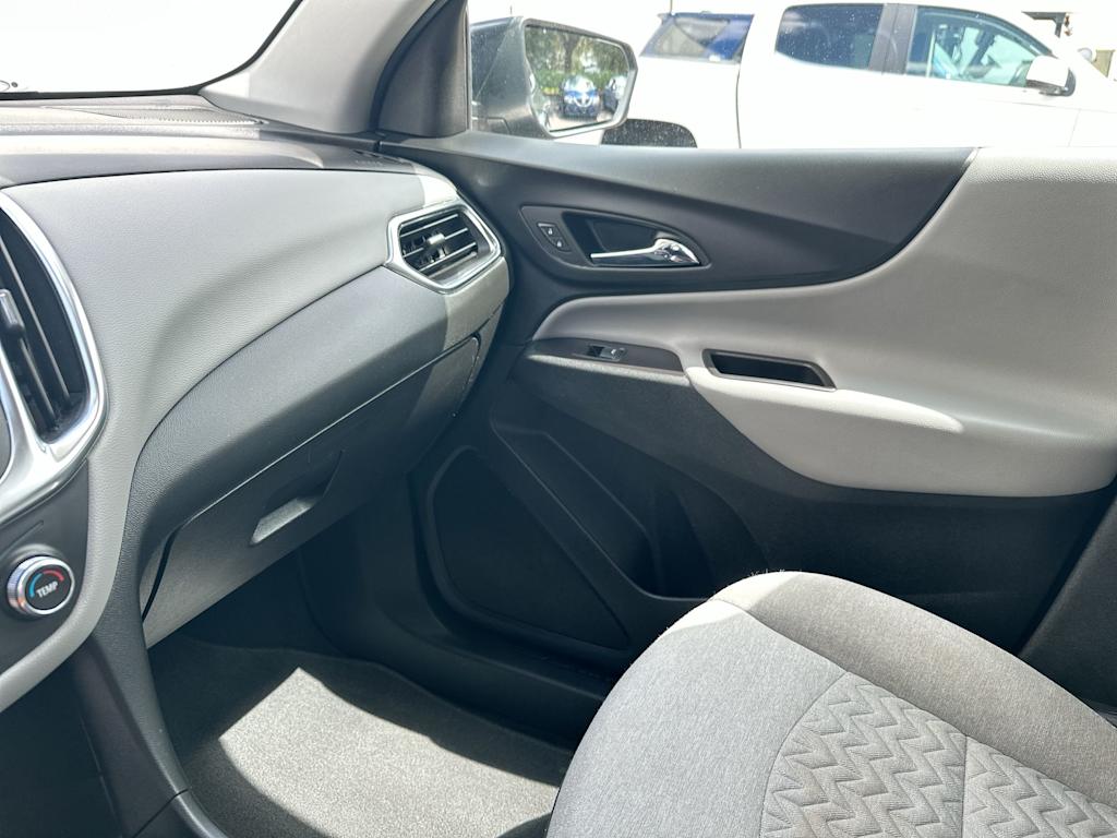 Thumbnail: 2022 Chevrolet Equinox - 9
