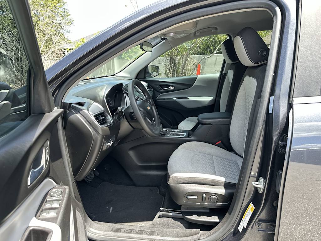Thumbnail: 2022 Chevrolet Equinox - 10